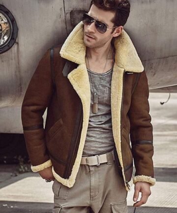 Men's brown jacket with a skin fur collar.