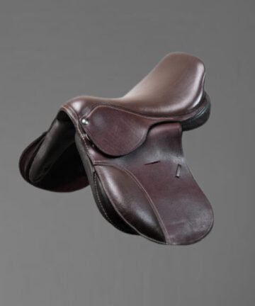 Brown personalized saddle for horseback riding, custom leather saddle