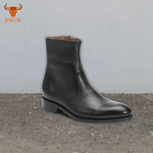 Leather paddock boots for equestrian riders