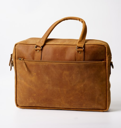 Men’s vintage leather messenger bag with adjustable strap and compartments