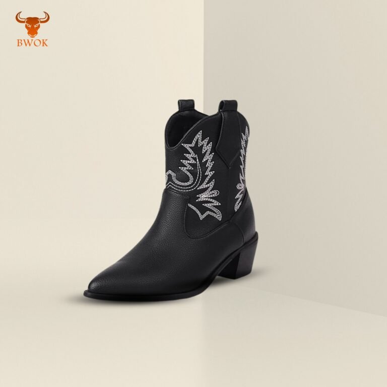 Black leather cowboy boots with embroidery – Bwok Store